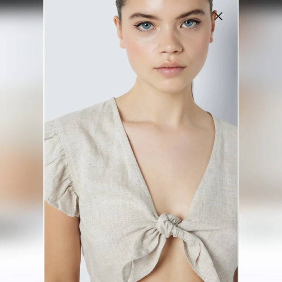 CBR ivory tie front cropped top. Size medium NWT - Picture 4 of 11